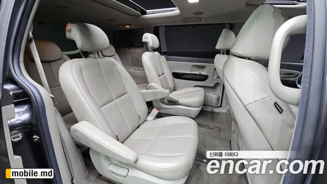 2016 Kia Canival — photo 19