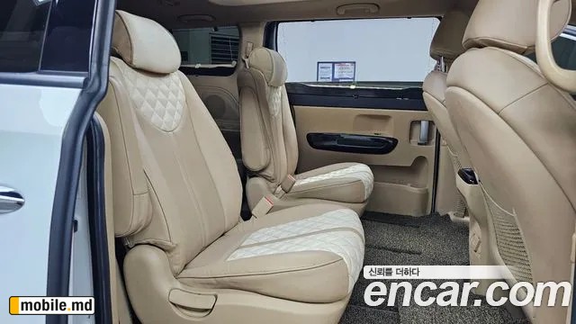 2018 Kia Canival — photo 11