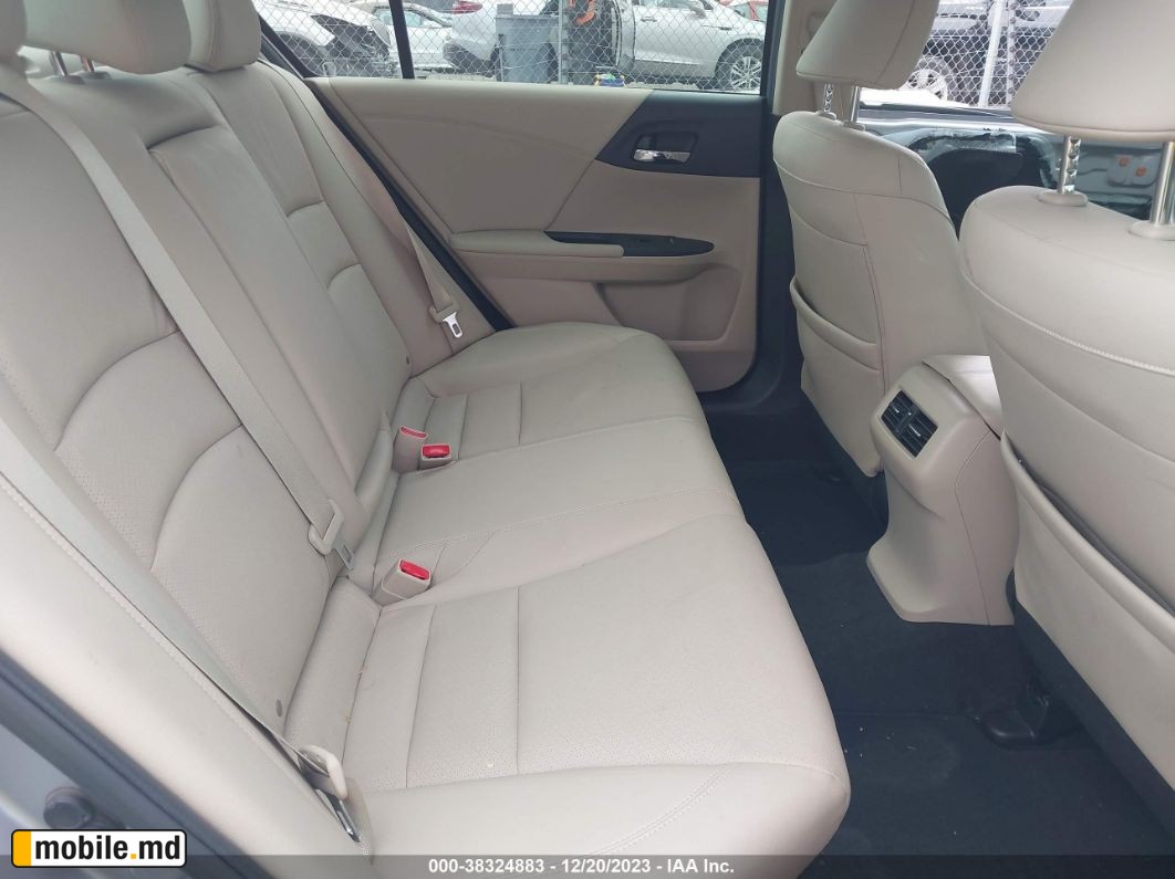 2017 Honda Accord — photo 8