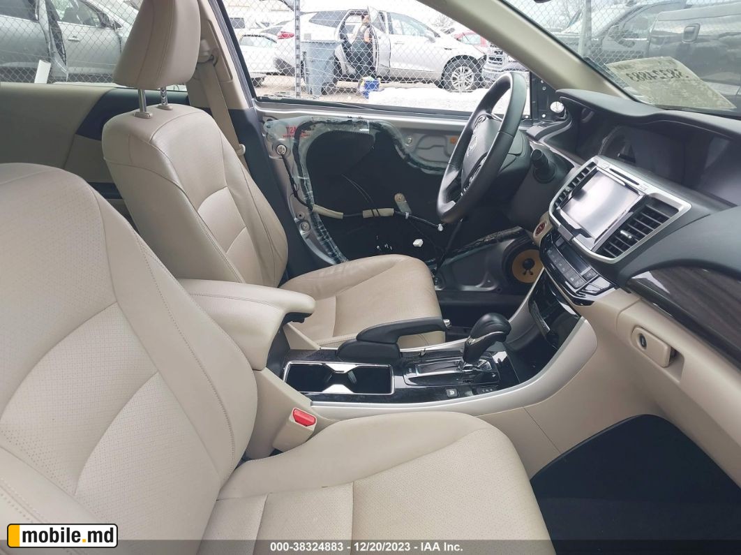 2017 Honda Accord — photo 5