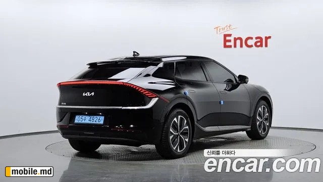 2023 Kia EV6 — photo 2
