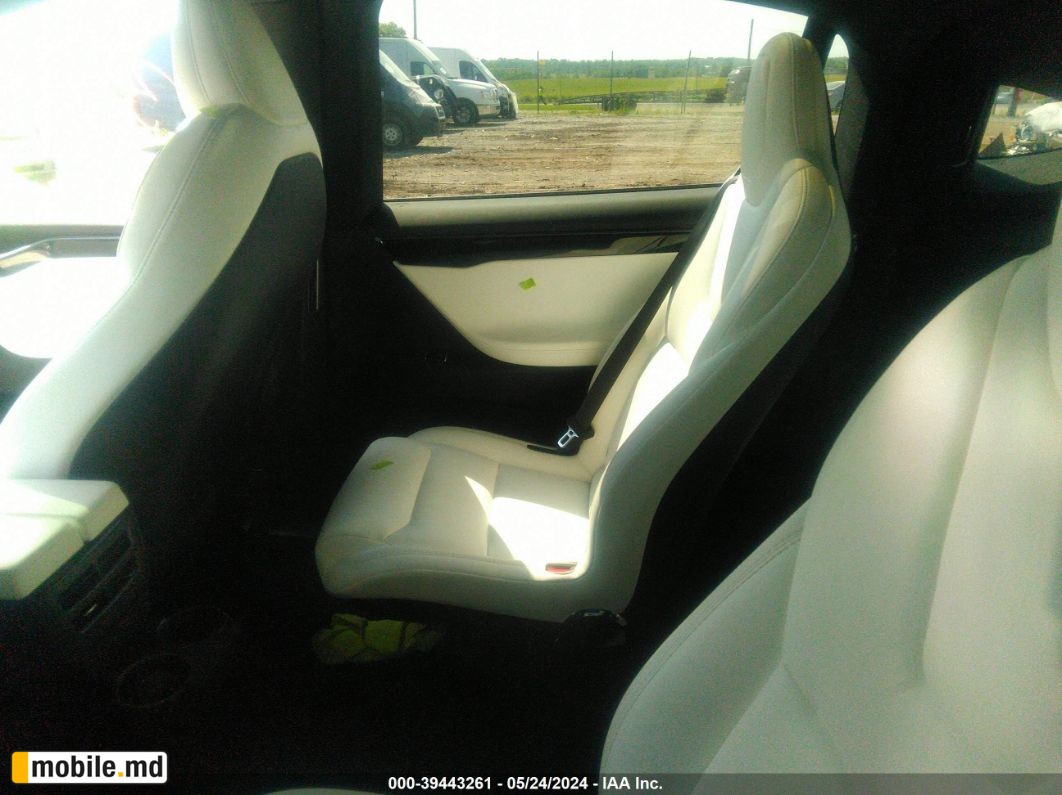 2020 Tesla Model X — photo 8