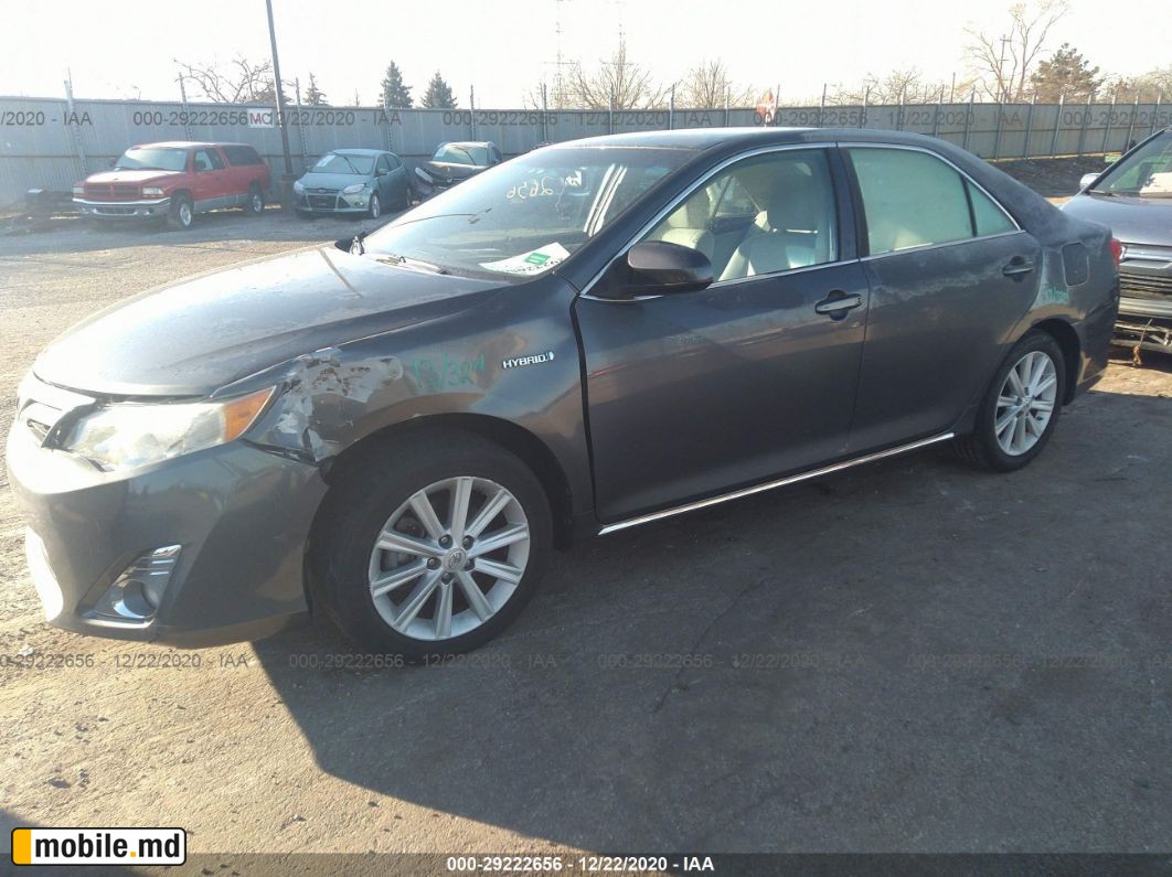 2012 Toyota Camry — photo 2