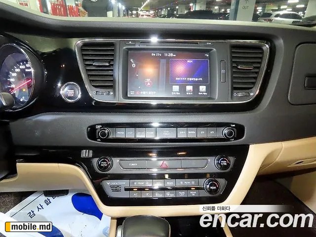 2018 Kia Canival — photo 13