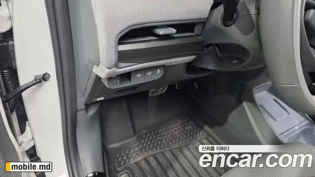 2025 Kia EV3 — photo 27