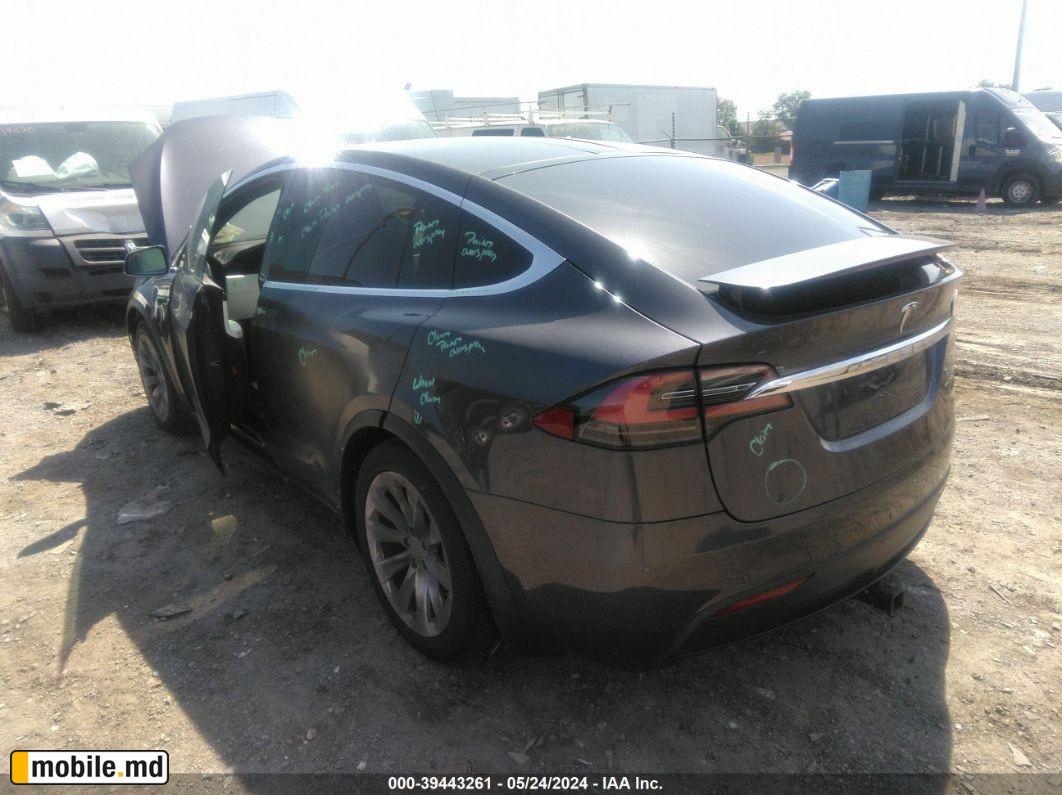 2020 Tesla Model X — photo 3