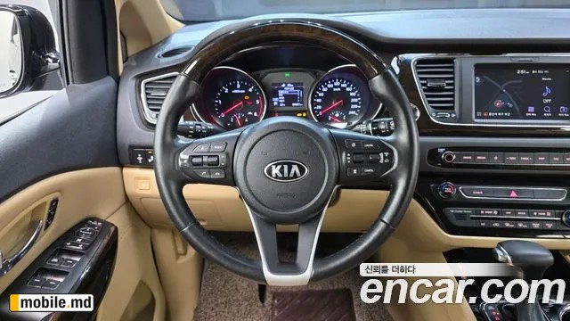 2019 Kia Canival — photo 13