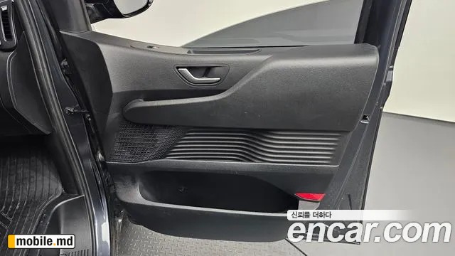 2022 Hyundai Staria — photo 25