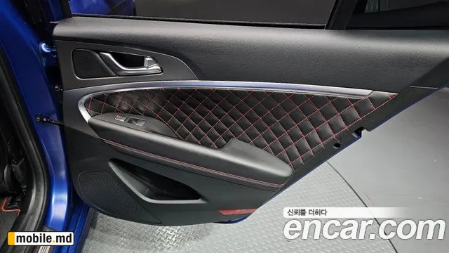 2025 Genesis G70 — photo 25