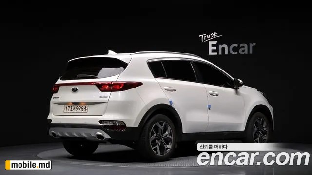2020 Kia Sportage — photo 2