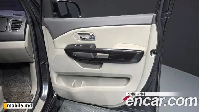 2016 Kia Canival — photo 25