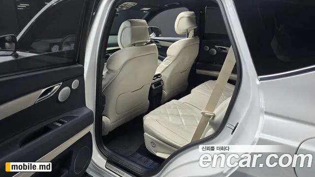 2025 Genesis GV80 — photo 26