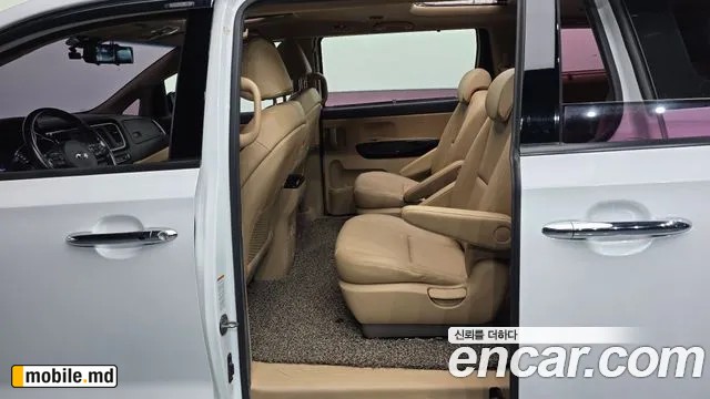 2018 Kia Canival — photo 11