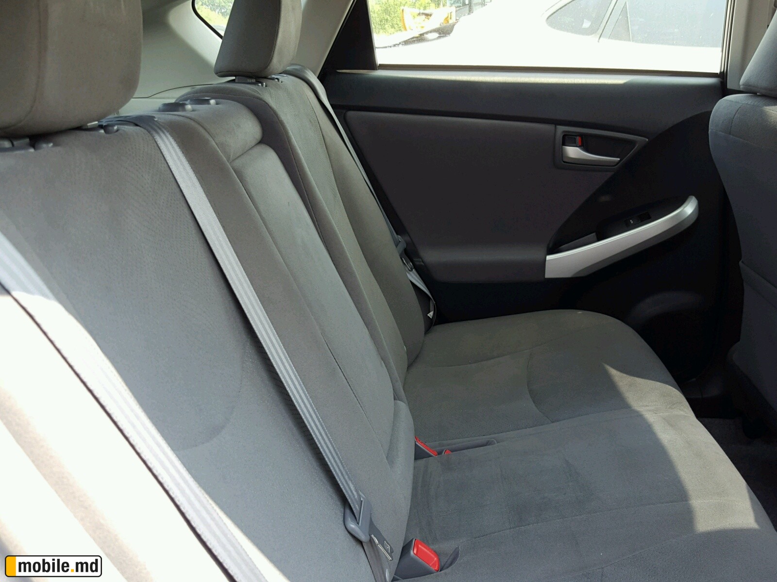 2015 Toyota Prius — photo 6