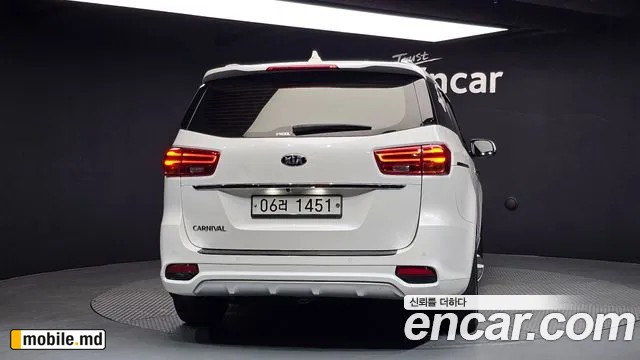 2019 Kia Canival — photo 4