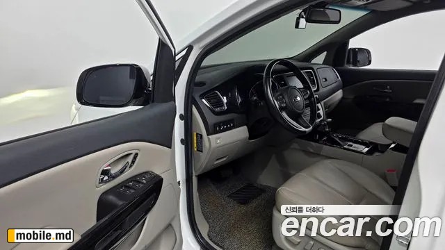 2019 Kia Canival — photo 10