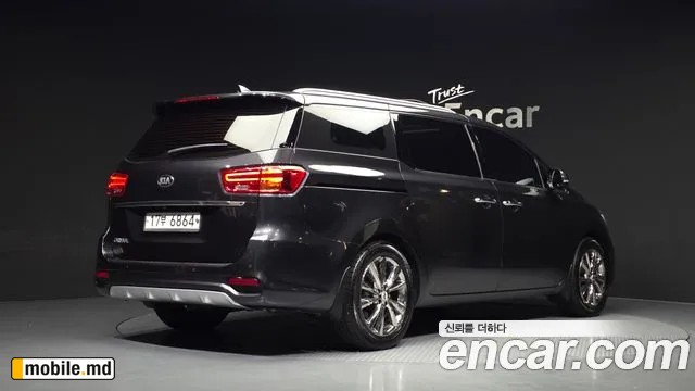 2019 Kia Canival — photo 2