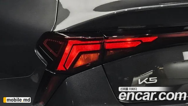 2025 Kia K5 — photo 23