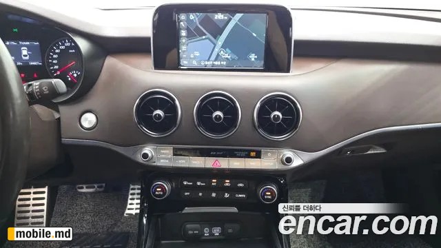 2018 Kia Stinger — photo 13
