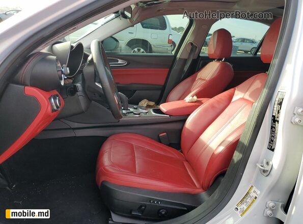 2021 Alfa Romeo Giulia — photo 7