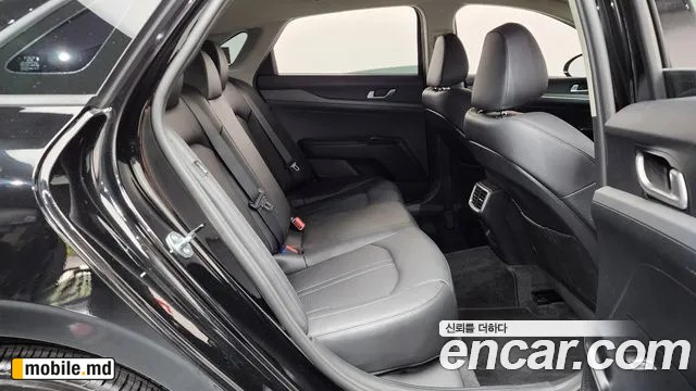 2025 Kia K5 — photo 11