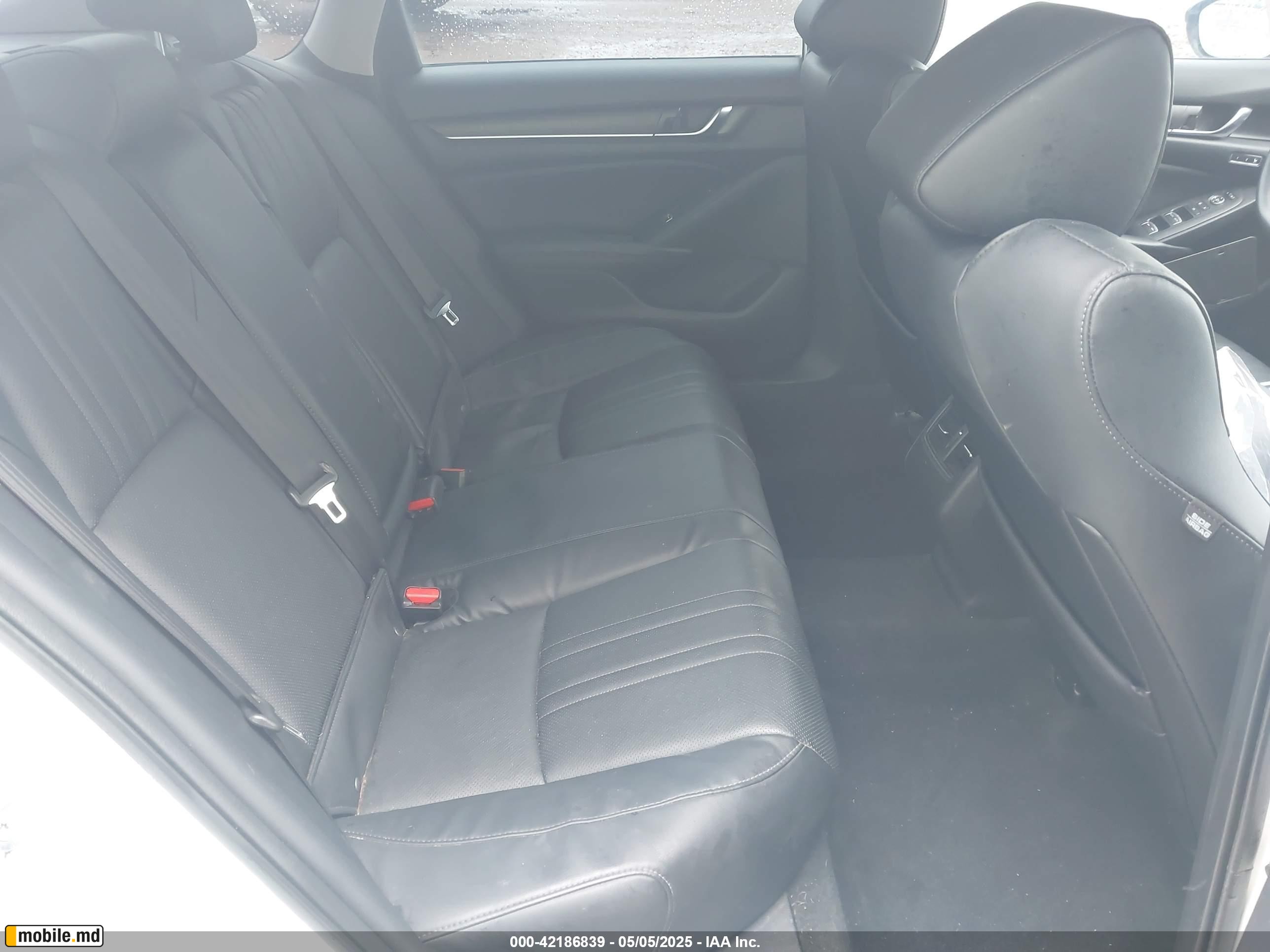 2018 Honda Accord — photo 8