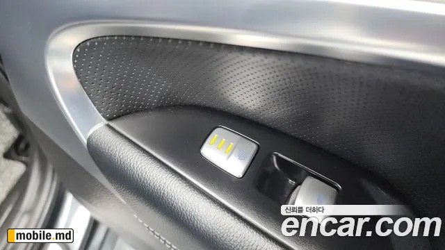 2019 Genesis G70 — photo 19