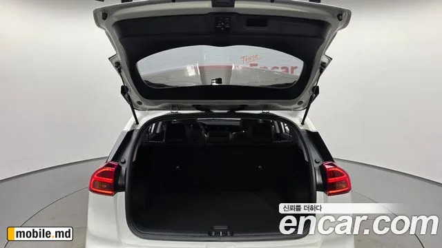 2022 Kia Niro — photo 31