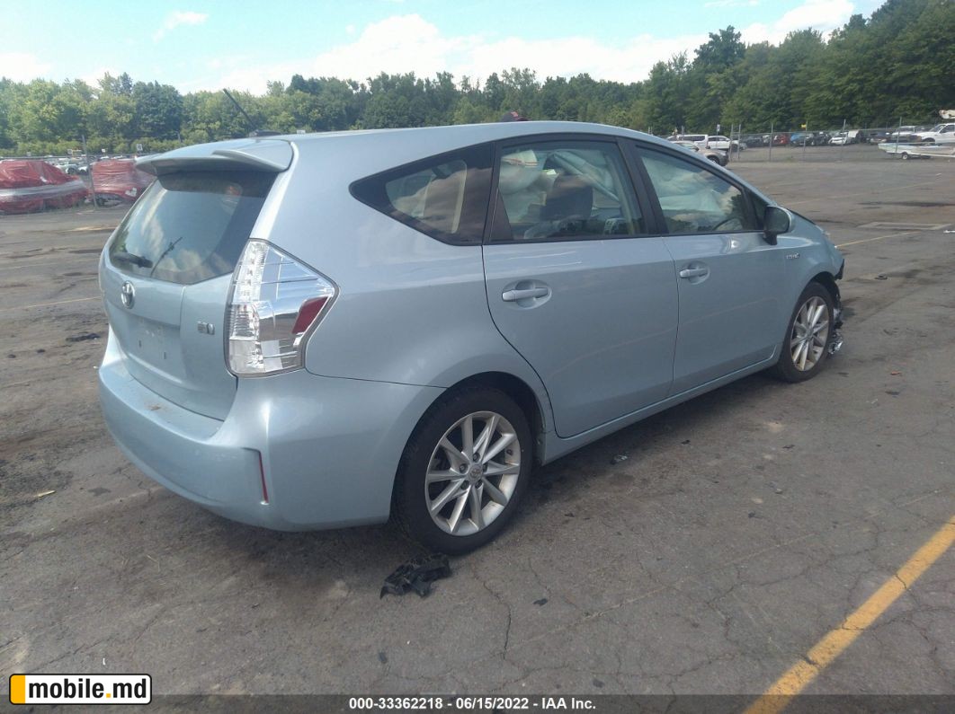 2012 Toyota Prius — photo 4
