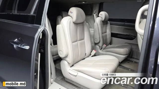 2019 Kia Canival — photo 12
