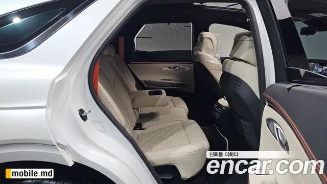 2025 Genesis GV70 — photo 12
