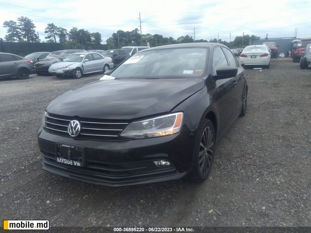 2015 Volkswagen Jetta — photo 2