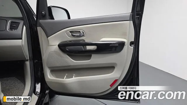 2018 Kia Canival — photo 24
