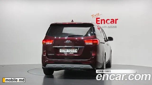 2018 Kia Canival — photo 4