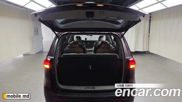 2018 Kia Canival — photo 17