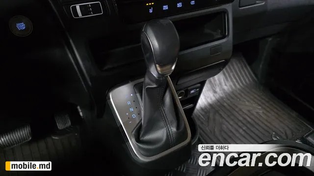 2023 Hyundai Staria — photo 17