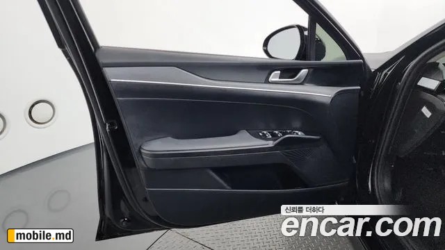 2025 Kia K5 — photo 24