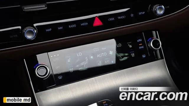2026 Genesis GV70 — photo 30
