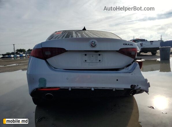 2021 Alfa Romeo Giulia — photo 6