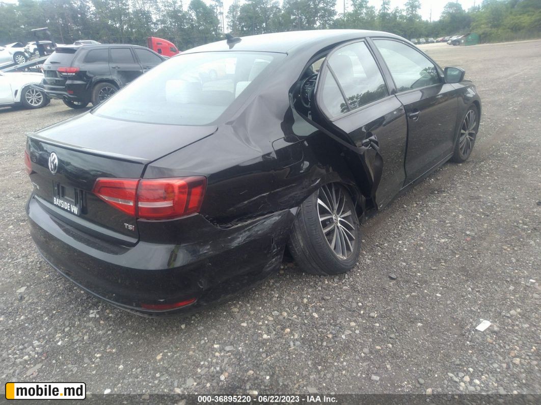 2015 Volkswagen Jetta — photo 4