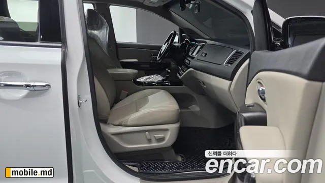 2019 Kia Canival — photo 11
