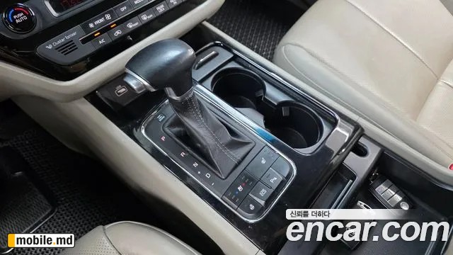2017 Kia Canival — photo 9