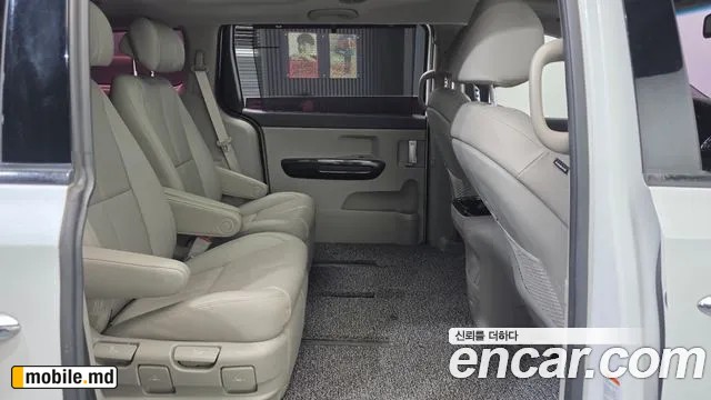 2017 Kia Canival — photo 11