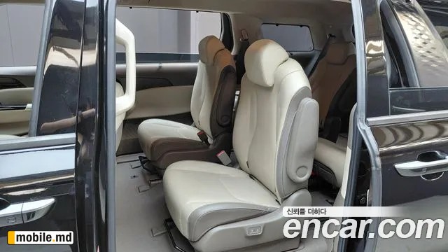 2022 Kia Canival — photo 12