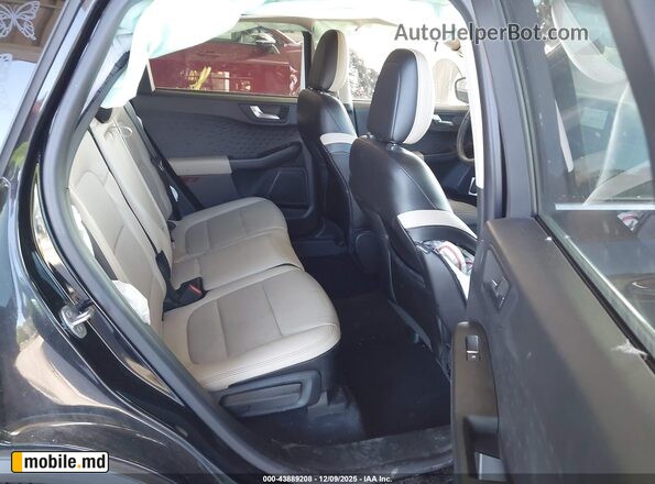 2020 Ford Escape — photo 8