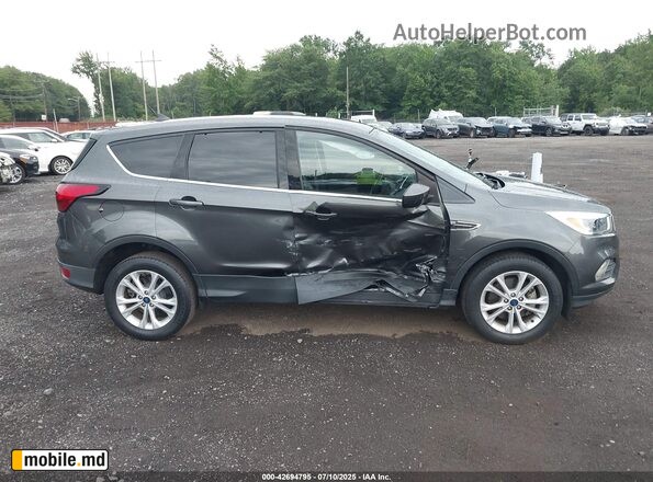 2019 Ford Escape — photo 13