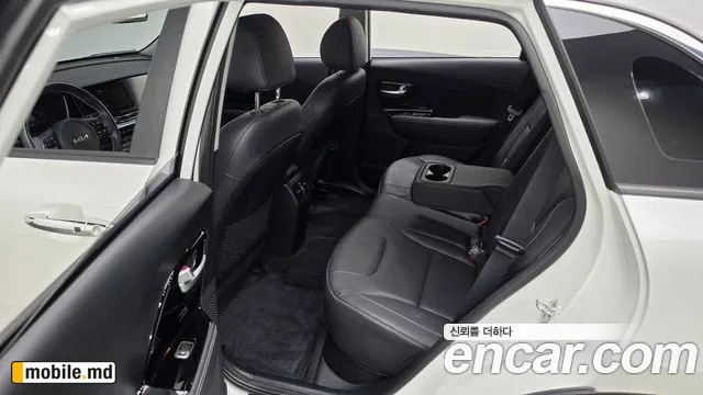 2022 Kia Niro — photo 12