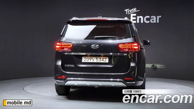 2019 Kia Canival — photo 4