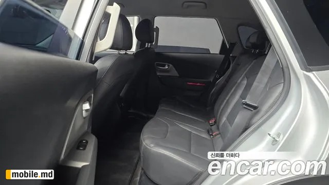 2023 Kia Niro — photo 12