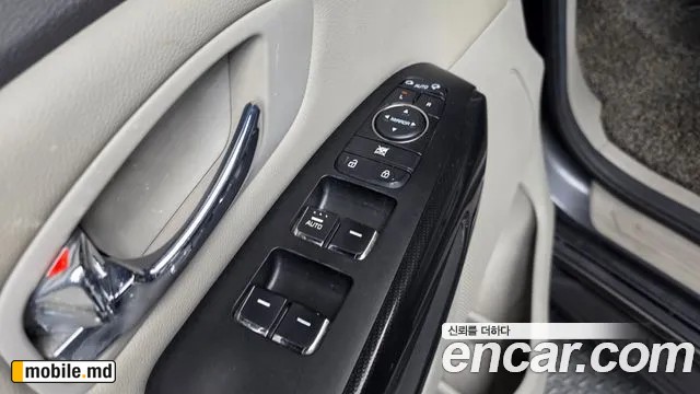 2016 Kia Canival — photo 26